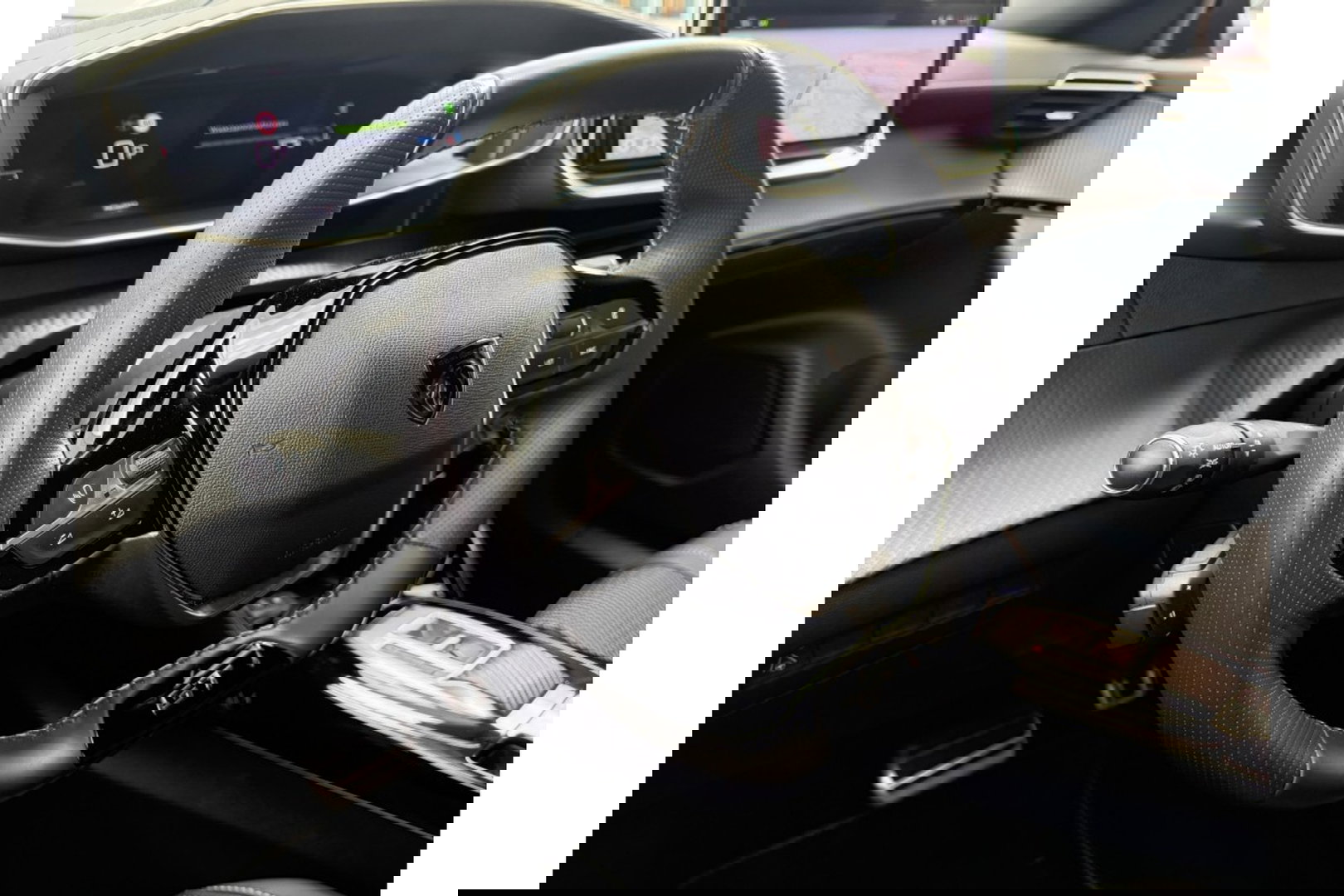 Peugeot 2008 1.2 PURETECH GT PACK AIRCO NAVI PDC-CAMERA.