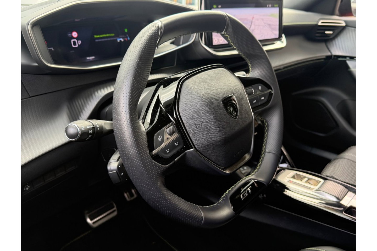 Peugeot 2008 1.2 PURETECH GT PACK AIRCO NAVI PDC-CAMERA.