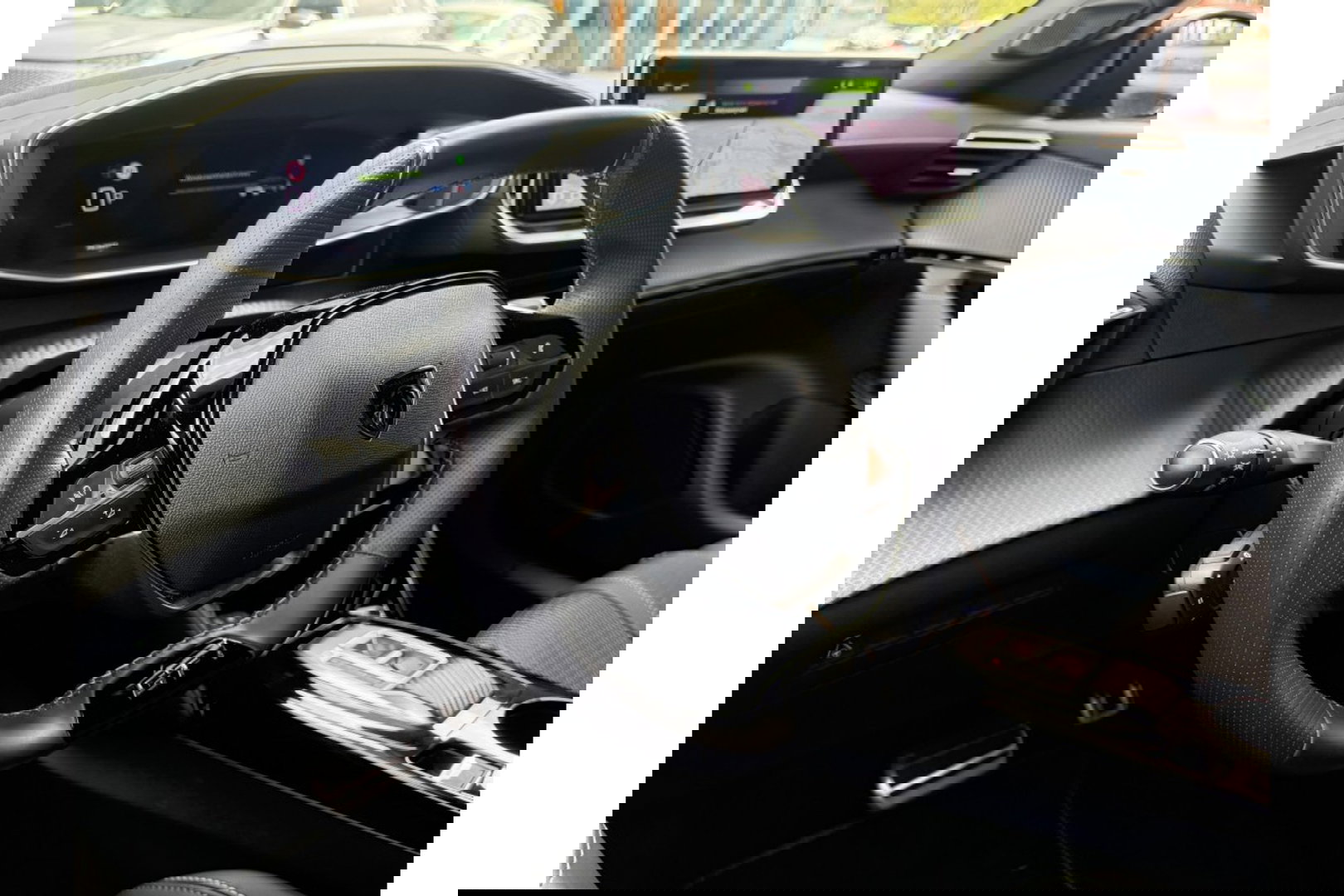 Peugeot 2008 1.2 PURETECH GT PACK AIRCO NAVI PDC-CAMERA.