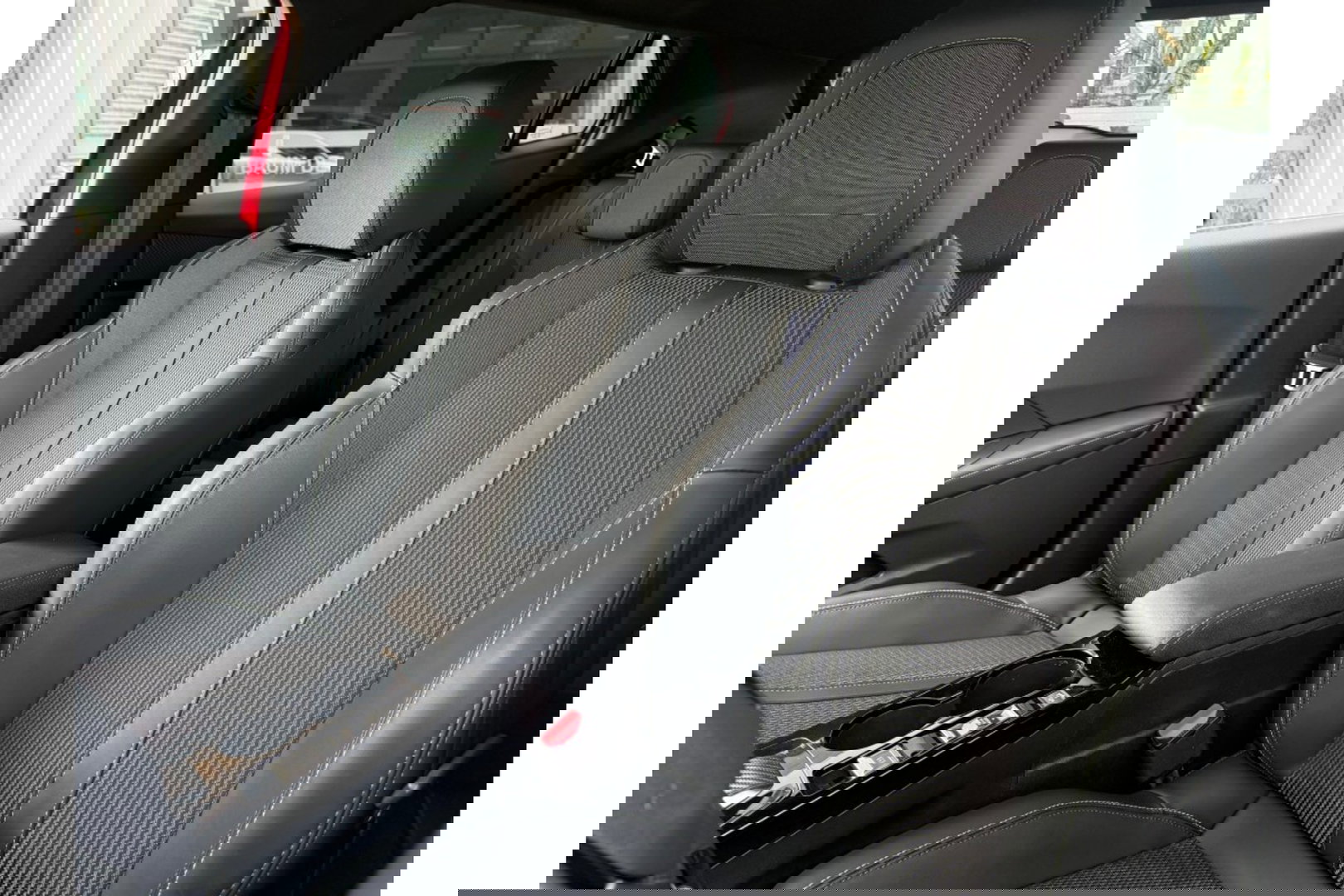 Peugeot 2008 1.2 PURETECH GT PACK AIRCO NAVI PDC-CAMERA.