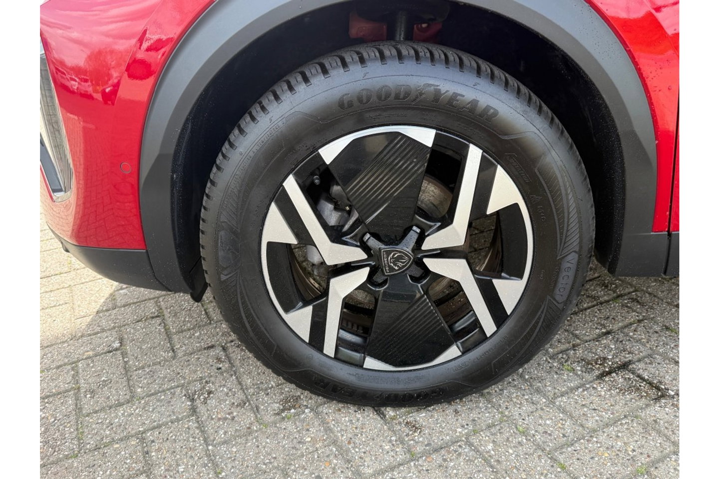 Peugeot 2008 1.2 PURETECH GT PACK AIRCO NAVI PDC-CAMERA.