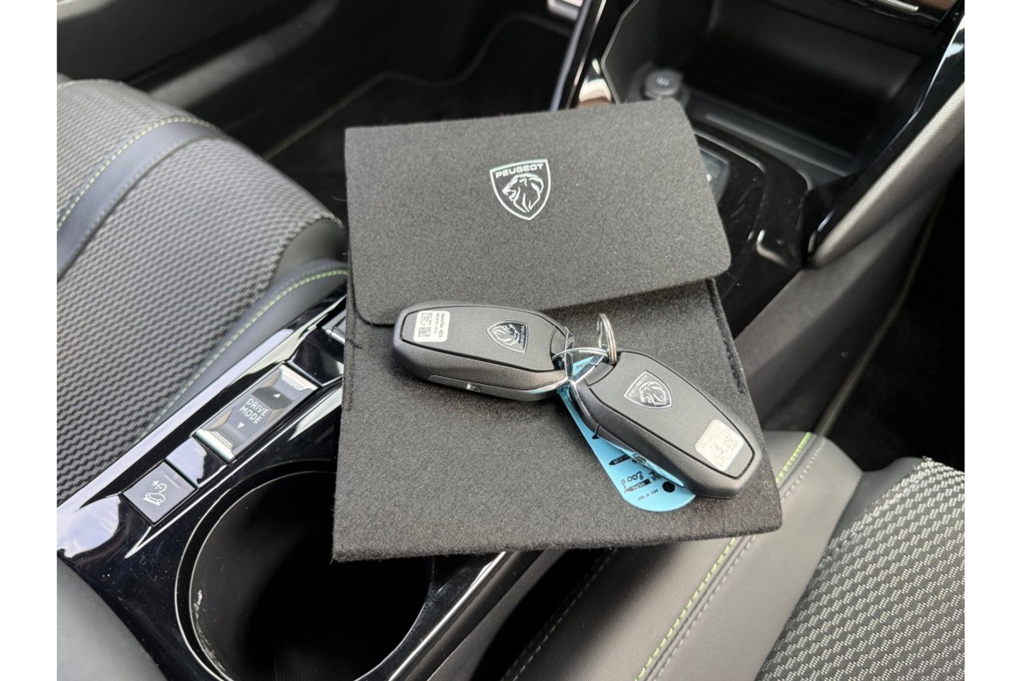 Peugeot 2008 1.2 PURETECH GT PACK AIRCO NAVI PDC-CAMERA.