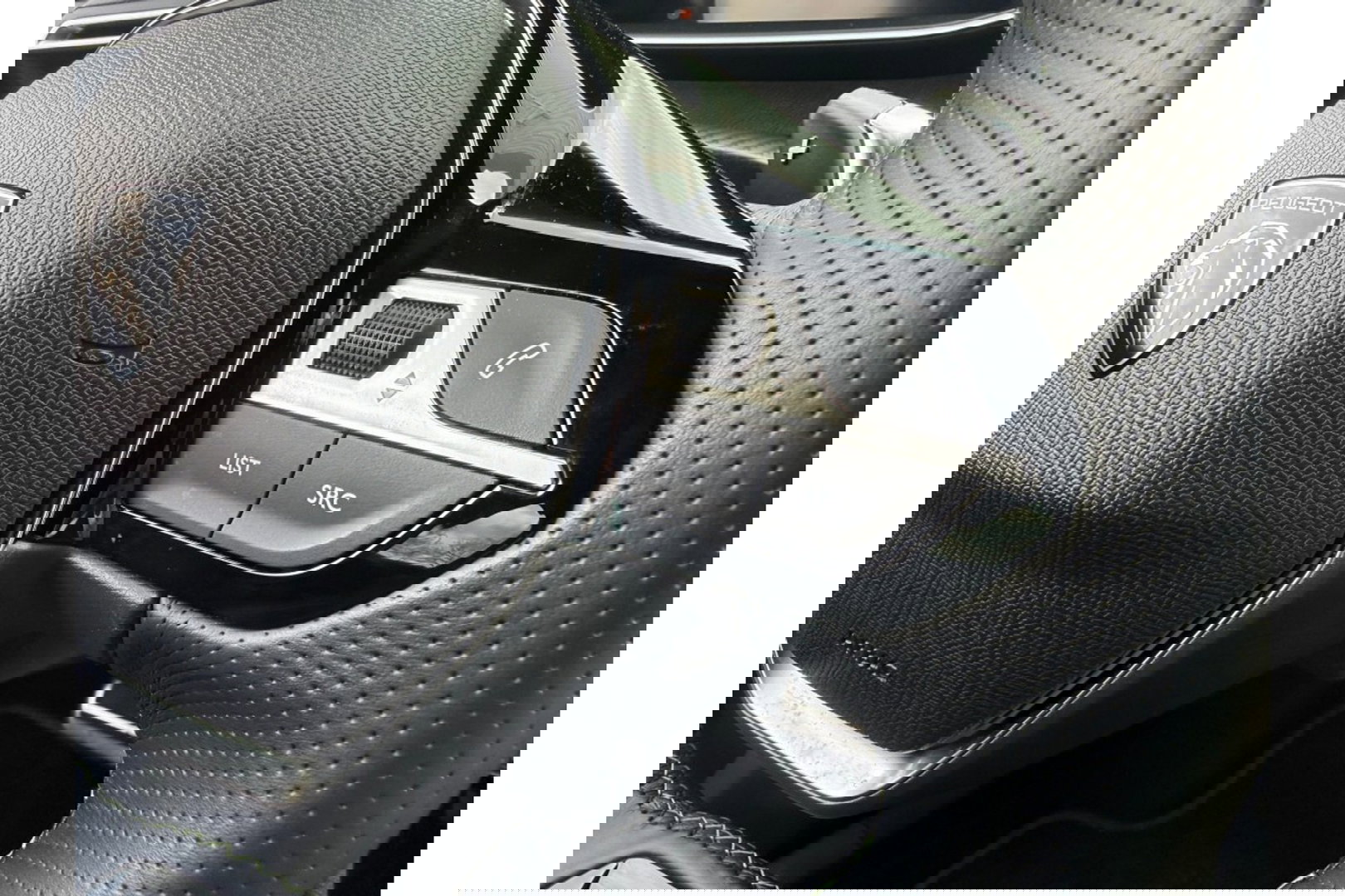 Peugeot 2008 1.2 PURETECH GT PACK AIRCO NAVI PDC-CAMERA.