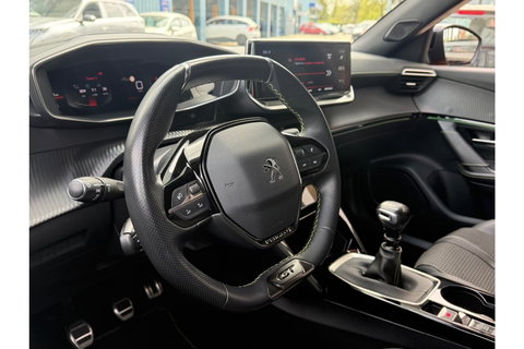 Peugeot 2008 1.2 PURETECH GT PACK 130PK AIRCO NAVI PDC-CAMERA.