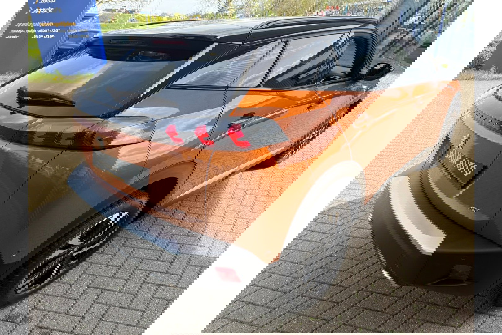 Peugeot 2008 1.2 PURETECH GT PACK 130PK AIRCO NAVI PDC-CAMERA.