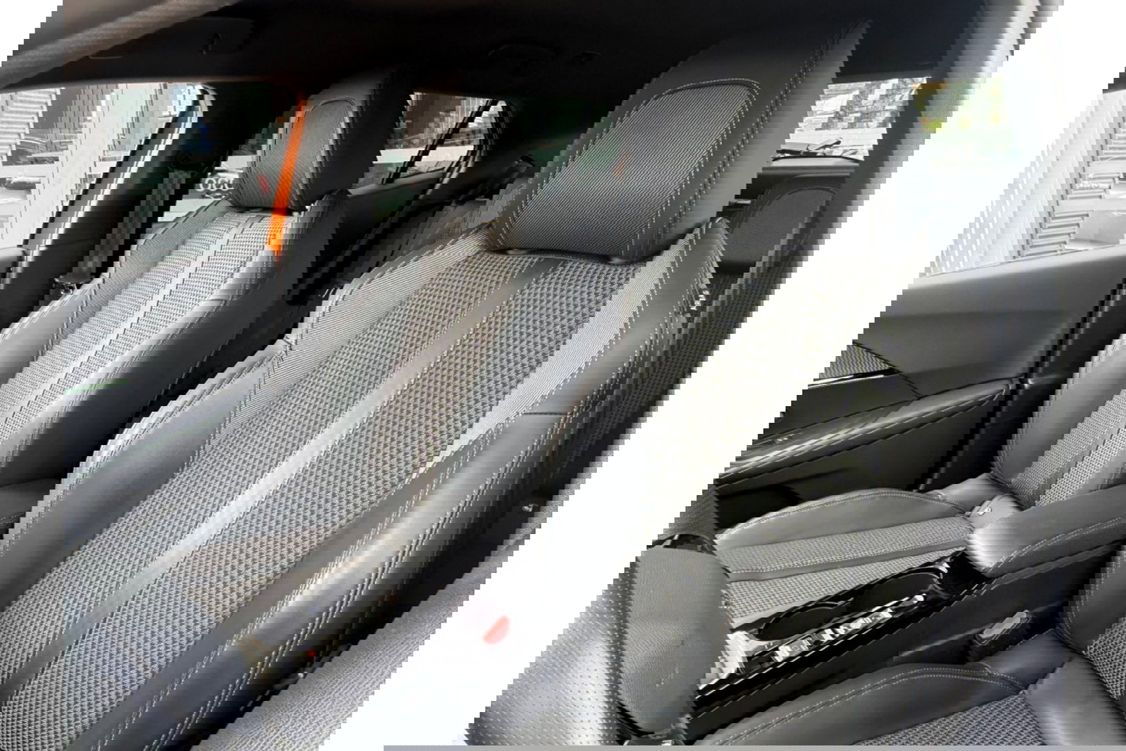 Peugeot 2008 1.2 PURETECH GT PACK 130PK AIRCO NAVI PDC-CAMERA.