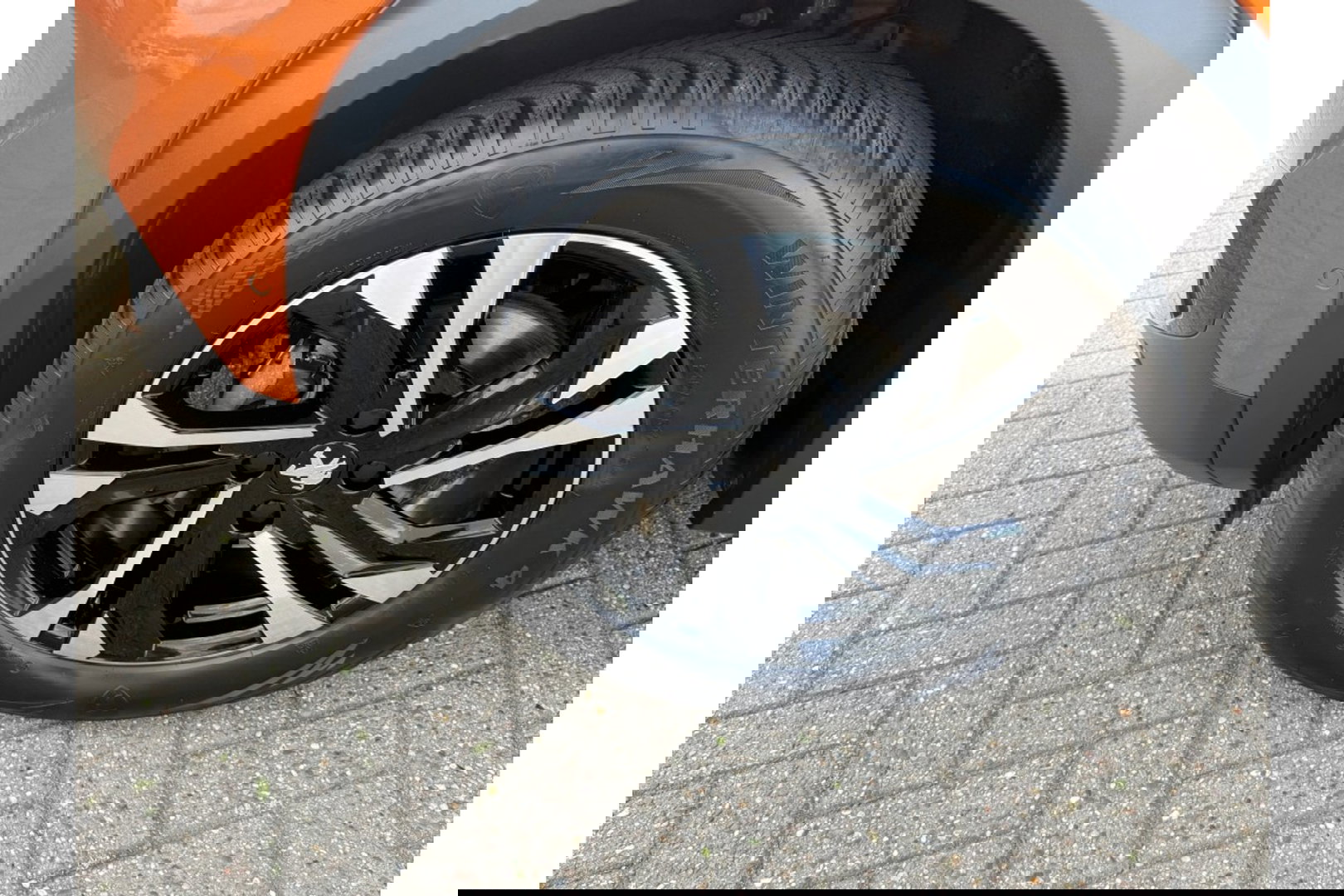 Peugeot 2008 1.2 PURETECH GT PACK 130PK AIRCO NAVI PDC-CAMERA.