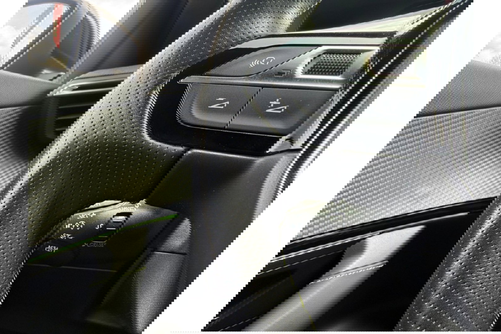 Peugeot 2008 1.2 PURETECH GT PACK 130PK AIRCO NAVI PDC-CAMERA.