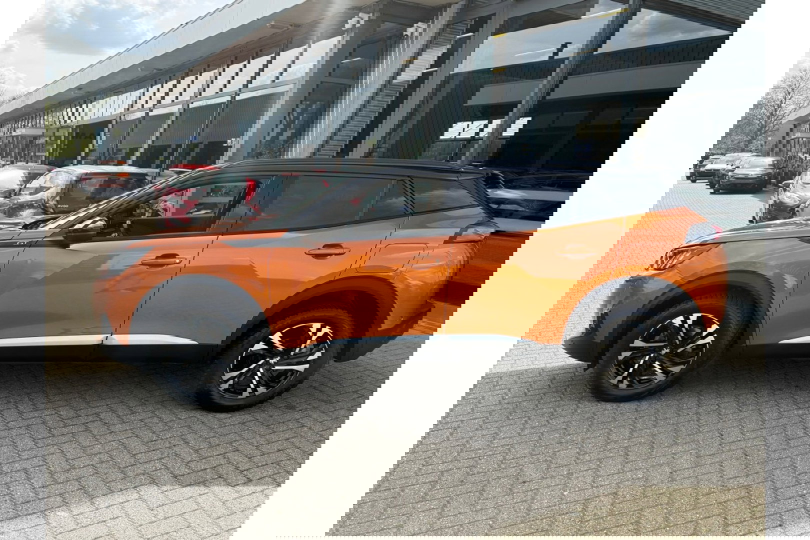 Peugeot 2008 1.2 PURETECH GT PACK 130PK AIRCO NAVI PDC-CAMERA.