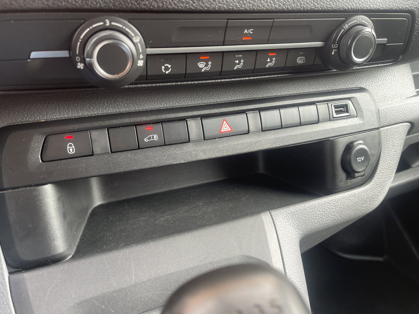 Opel Vivaro 1.5 CDTI L2H1 Selection | Cruise Control | Parkeersensoren | Apple Carplay | Android Auto | Dodehoek Sensor |