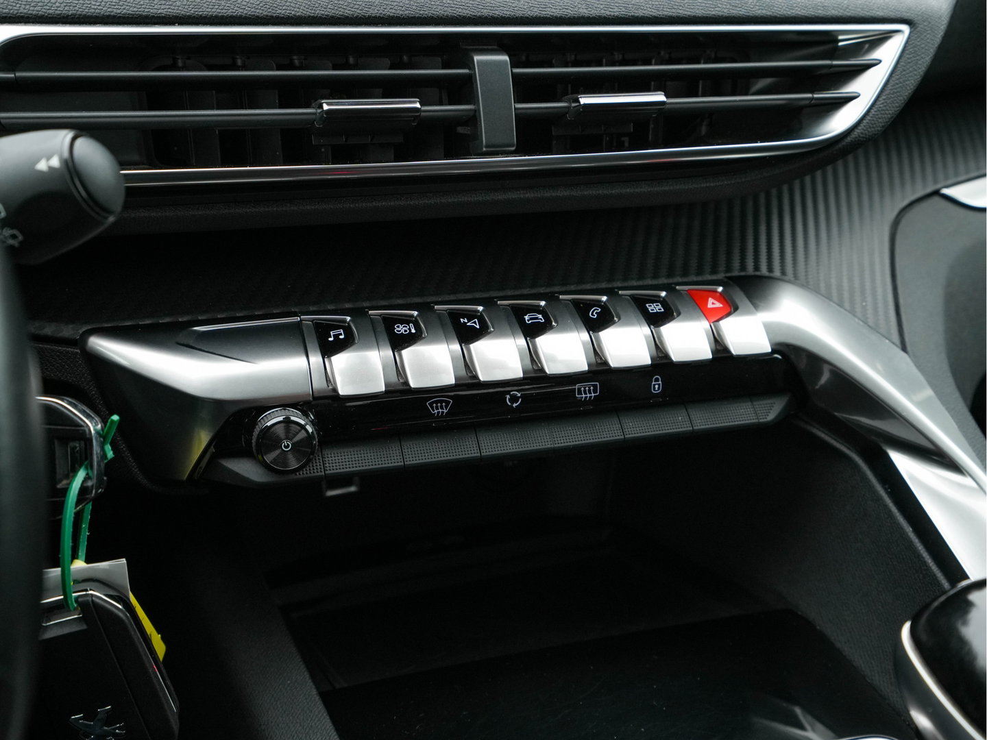 Peugeot 3008 1.2 PureTech Blue Lease Executive *NAVI-FULLMAP | DIGI-COCKPIT | SPORT-SEATS | ECC | PDC | CRUISE | CARPLAY  | PRIVACY-GLASS | TOWBAR | 17"ALU*