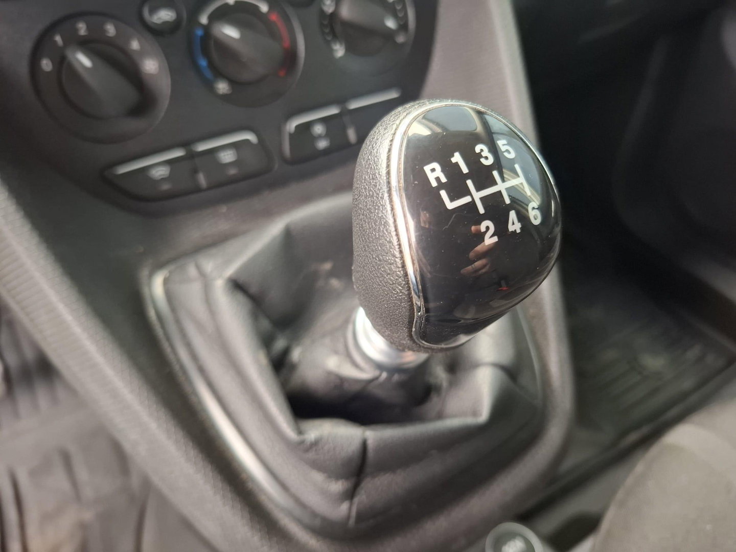 Ford Transit Connect 1.5 TDCI L2 Trend HP AIRCO / TREKHAAK / EURO 6 / 3 ZITS