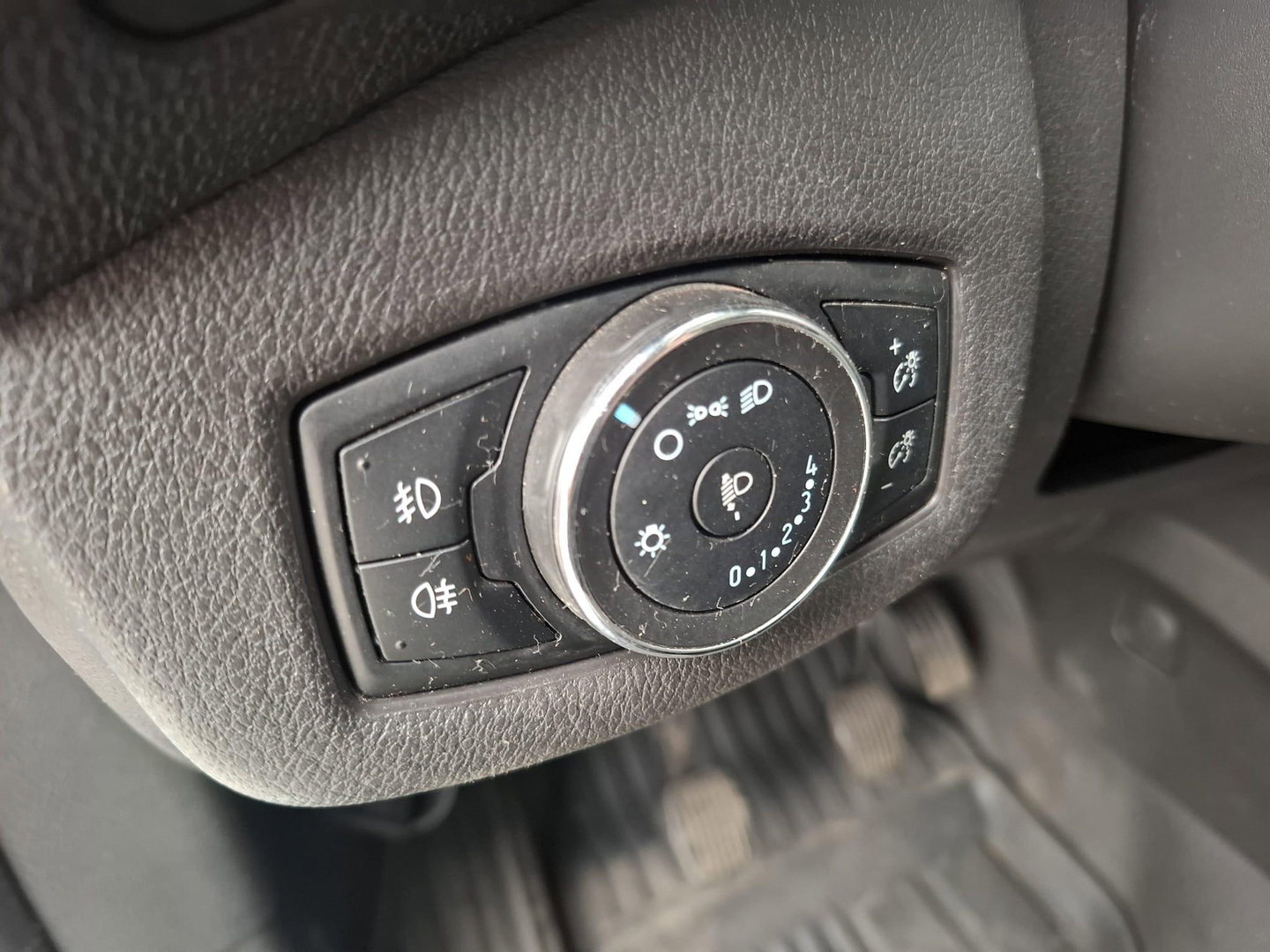 Ford Transit Connect 1.5 TDCI L2 Trend HP AIRCO / TREKHAAK / EURO 6 / 3 ZITS