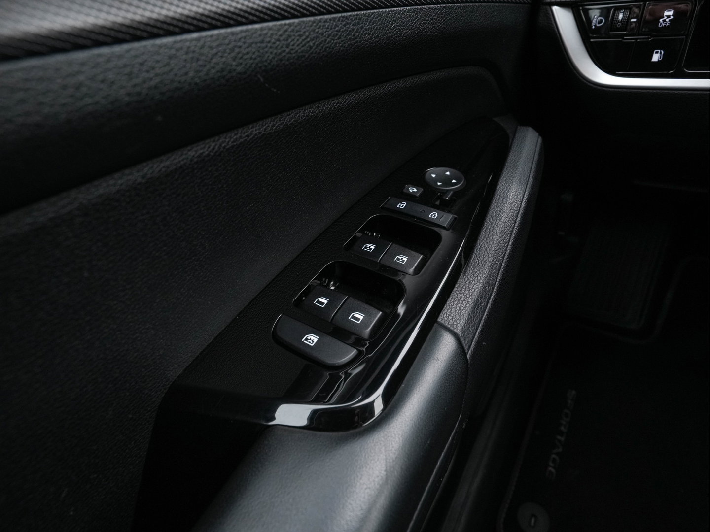 Kia Sportage 1.6 T-GDi Hybrid Dynamic-Line AWD (Plug-In) (INCL-BTW)  Aut. *FULL-LED | ADAPTIVE-CRUISE | WIDESCREEN-COCKPIT | NAVI-FULLMAP | DAB | COMFORTSEATS | ECC | SHIFTPADDLES | CAMERA | PDC | CARPLAY | 19''ALU*