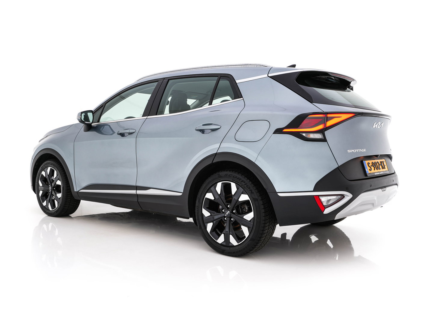 Kia Sportage 1.6 T-GDi Hybrid Dynamic-Line AWD (Plug-In) (INCL-BTW)  Aut. *FULL-LED | ADAPTIVE-CRUISE | WIDESCREEN-COCKPIT | NAVI-FULLMAP | DAB | COMFORTSEATS | ECC | SHIFTPADDLES | CAMERA | PDC | CARPLAY | 19''ALU*