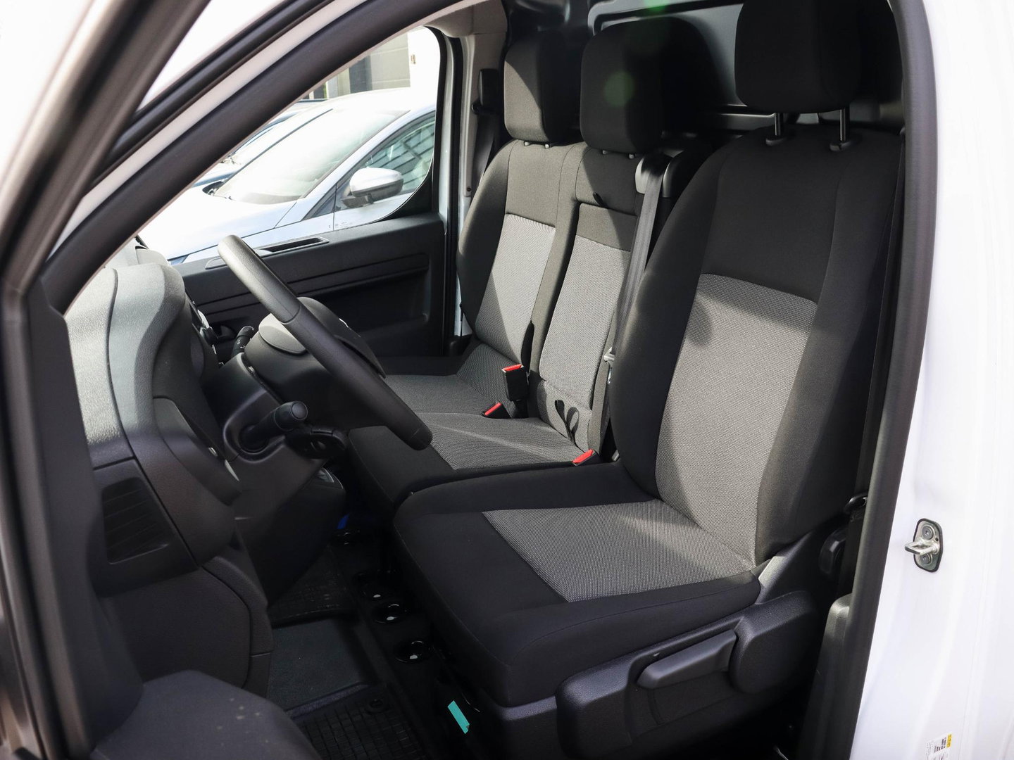 Opel Vivaro 2.0 CDTI 145 L3 Airco | 3 zitpl. | 8.900km | Camera | Laadruimtebetimmering