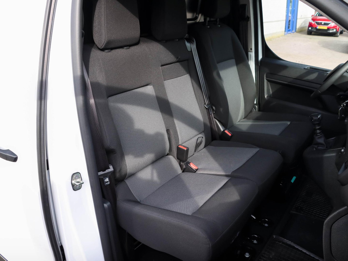 Opel Vivaro 2.0 CDTI 145 L3 Airco | 3 zitpl. | 8.900km | Camera | Laadruimtebetimmering