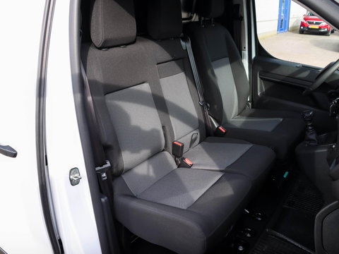 Opel Vivaro 2.0 CDTI 145 L3 Airco | 3 zitpl. | 8.900km | Camera | Laadruimtebetimmering