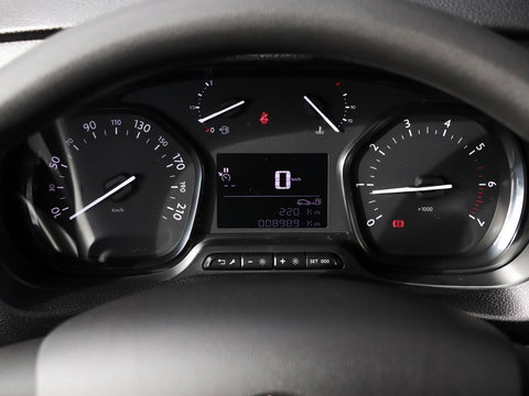 Opel Vivaro 2.0 CDTI 145 L3 Airco | 3 zitpl. | 8.900km | Camera | Laadruimtebetimmering