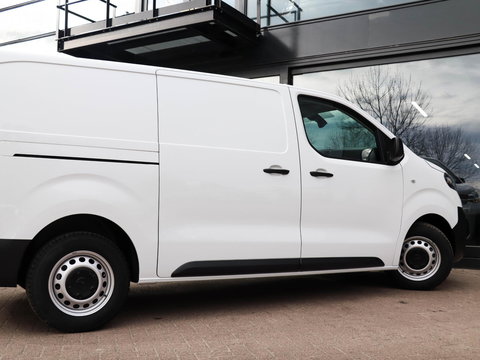 Opel Vivaro 2.0 CDTI 145 L3 Airco | 3 zitpl. | 8.900km | Camera | Laadruimtebetimmering