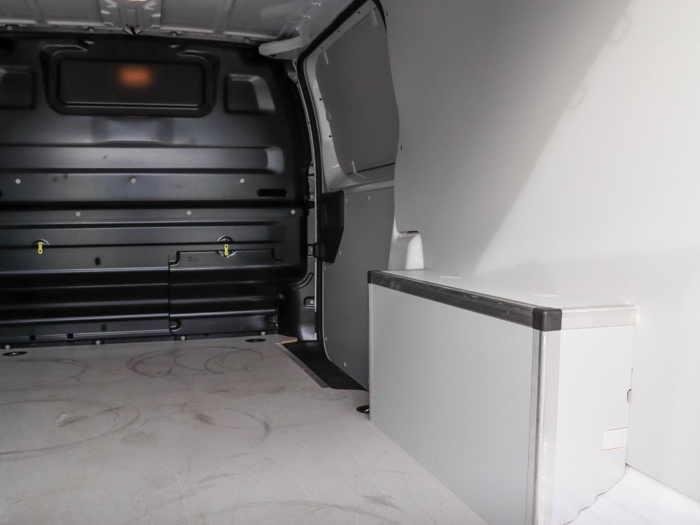 Opel Vivaro 2.0 CDTI 145 L3 Airco | 3 zitpl. | 8.900km | Camera | Laadruimtebetimmering