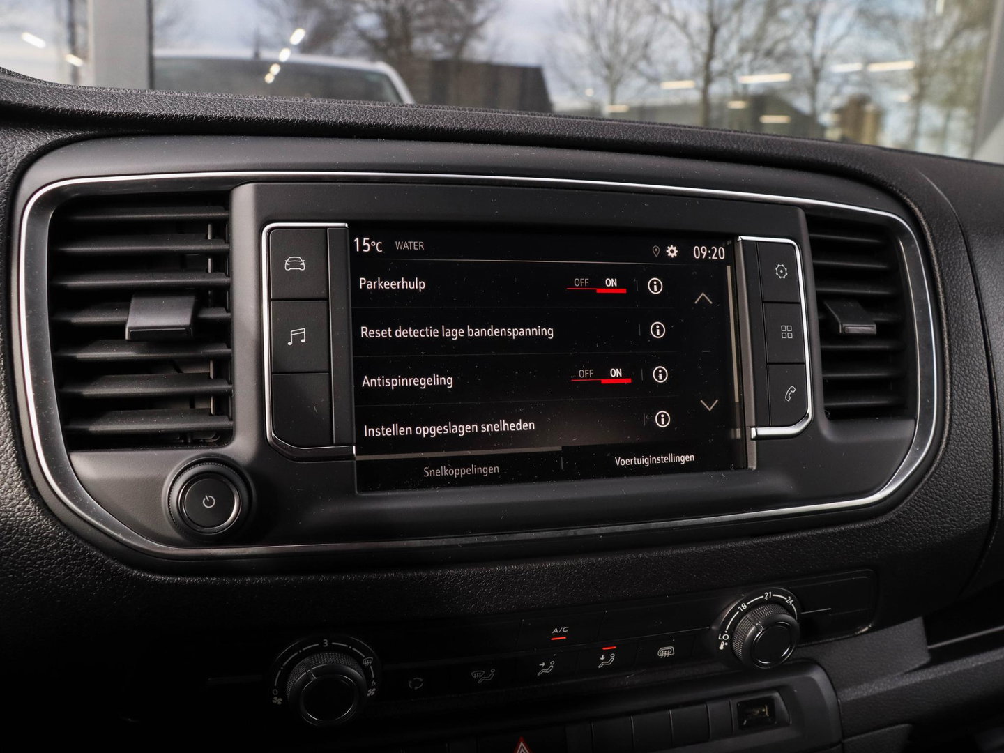 Opel Vivaro 2.0 CDTI 145 L3 Airco | 3 zitpl. | 8.900km | Camera | Laadruimtebetimmering