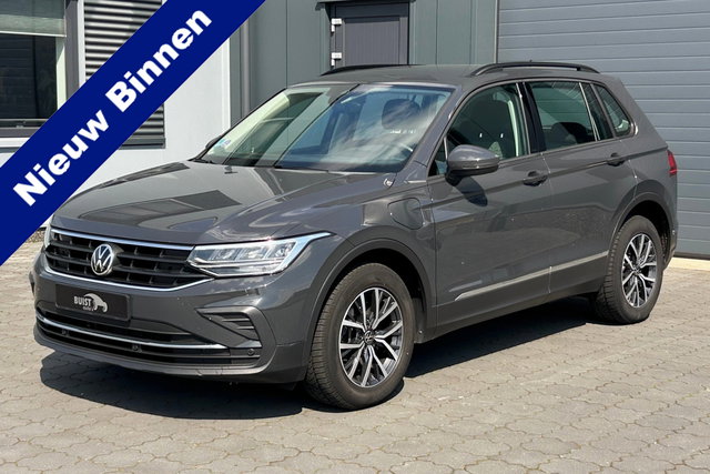 Volkswagen Tiguan - 1.4 TSI eHybrid 245pk Life HUD TREKHAAK ACC WINTERPAKKET LED