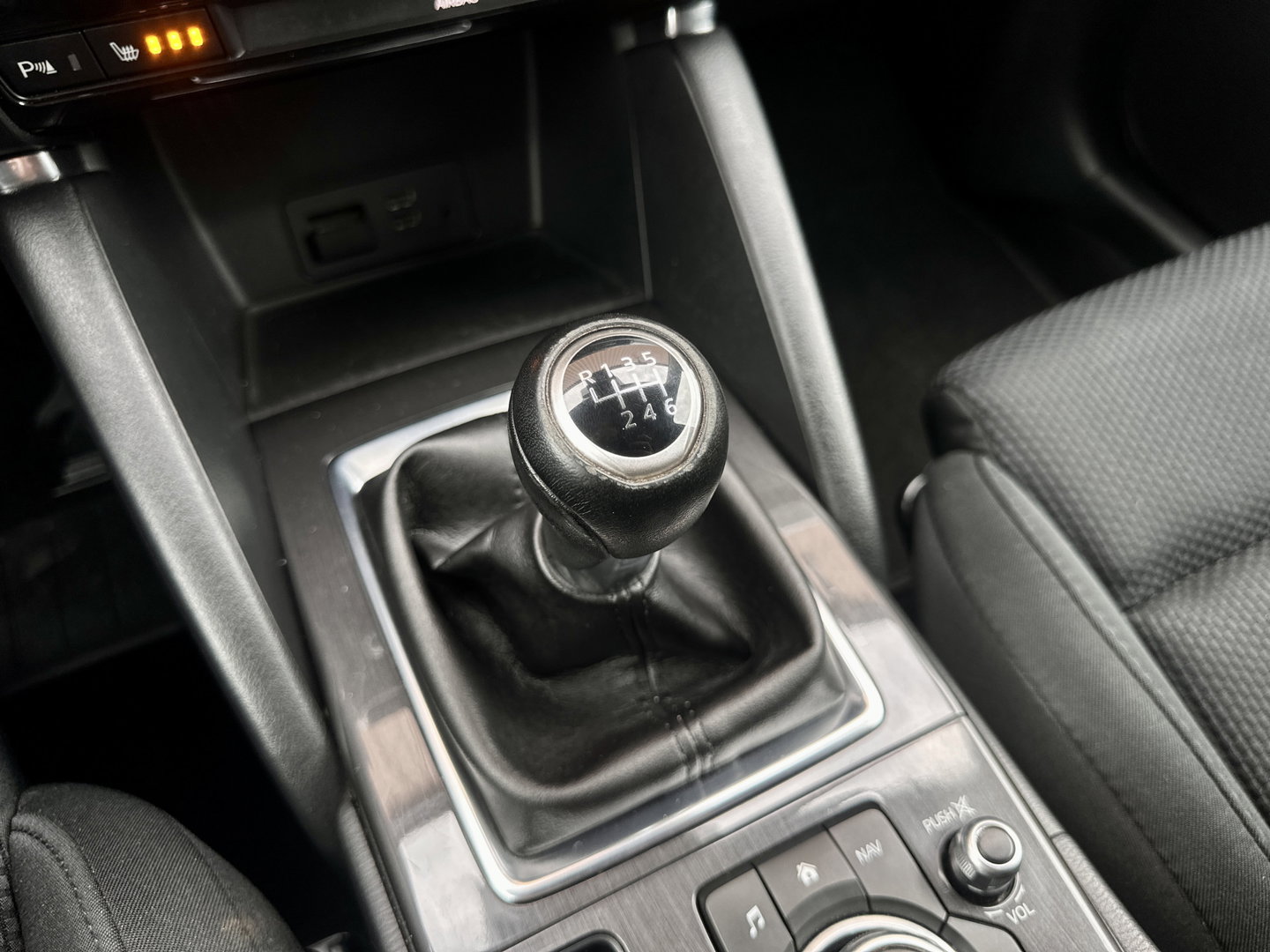 Mazda CX-5 2.0 SkyActiv-G 165 TS 2WD | Cruise Control | Parkeersensoren | Stoelverwarming | Dodehoek Sensor | Trekhaak | DAB | Bluetooth | Airconditioning