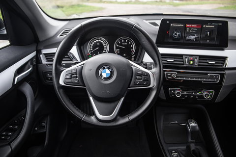 BMW X1 xDrive25e Executive CAMERA / CARPLAY / HEAD UP DISPLAY / LEDER / LED / CRUISE CONTROLE / STOELVERWARMING