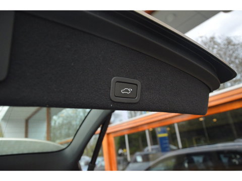 Volvo XC60 T5 Inscription | Panoramadak | Trekhaak | Camera | BLIS | Stoelverwarming | Leer | Elektrische stoelen |