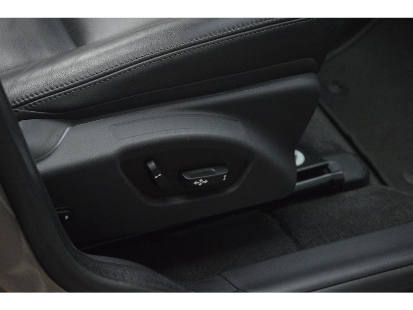 Volvo XC60 T5 Inscription | Panoramadak | Trekhaak | Camera | BLIS | Stoelverwarming | Leer | Elektrische stoelen |