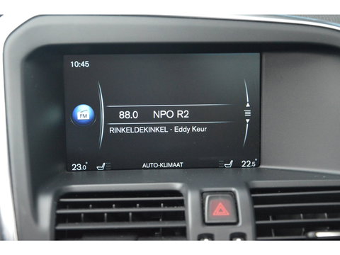 Volvo XC60 T5 Inscription | Panoramadak | Trekhaak | Camera | BLIS | Stoelverwarming | Leer | Elektrische stoelen |