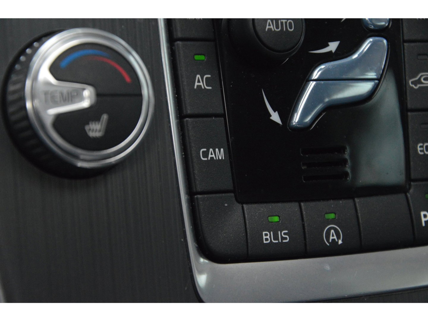 Volvo XC60 T5 Inscription | Panoramadak | Trekhaak | Camera | BLIS | Stoelverwarming | Leer | Elektrische stoelen |