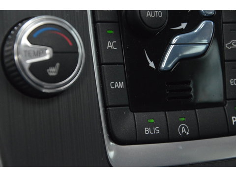 Volvo XC60 T5 Inscription | Panoramadak | Trekhaak | Camera | BLIS | Stoelverwarming | Leer | Elektrische stoelen |