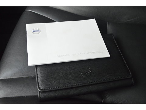 Volvo XC60 T5 Inscription | Panoramadak | Trekhaak | Camera | BLIS | Stoelverwarming | Leer | Elektrische stoelen |