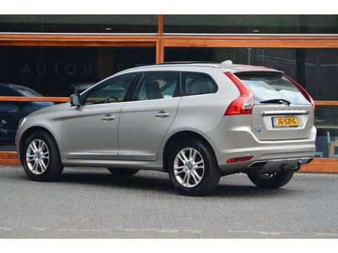 Volvo XC60 T5 Inscription | Panoramadak | Trekhaak | Camera | BLIS | Stoelverwarming | Leer | Elektrische stoelen |