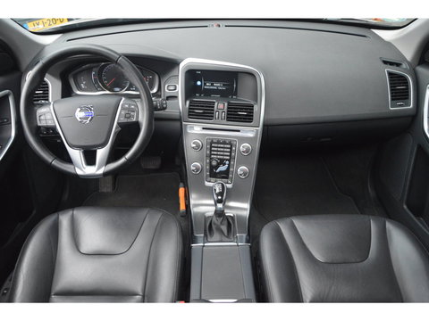 Volvo XC60 T5 Inscription | Panoramadak | Trekhaak | Camera | BLIS | Stoelverwarming | Leer | Elektrische stoelen |