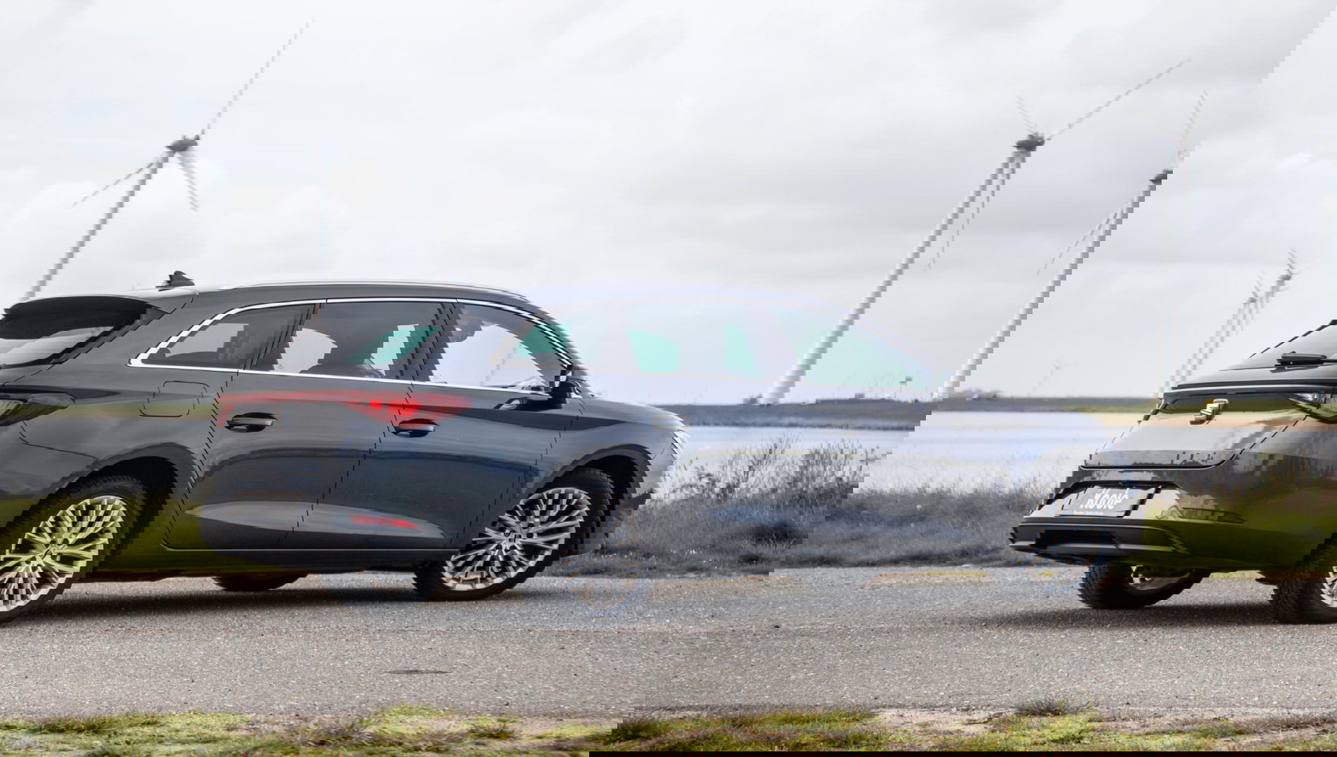 SEAT Leon Sportstourer 1.4 TSI eHybrid PHEV FR Business Intense EXCELLENCE / CARPLAY / AIRCO / CAMERA / DEALER ONDERHOUDEN