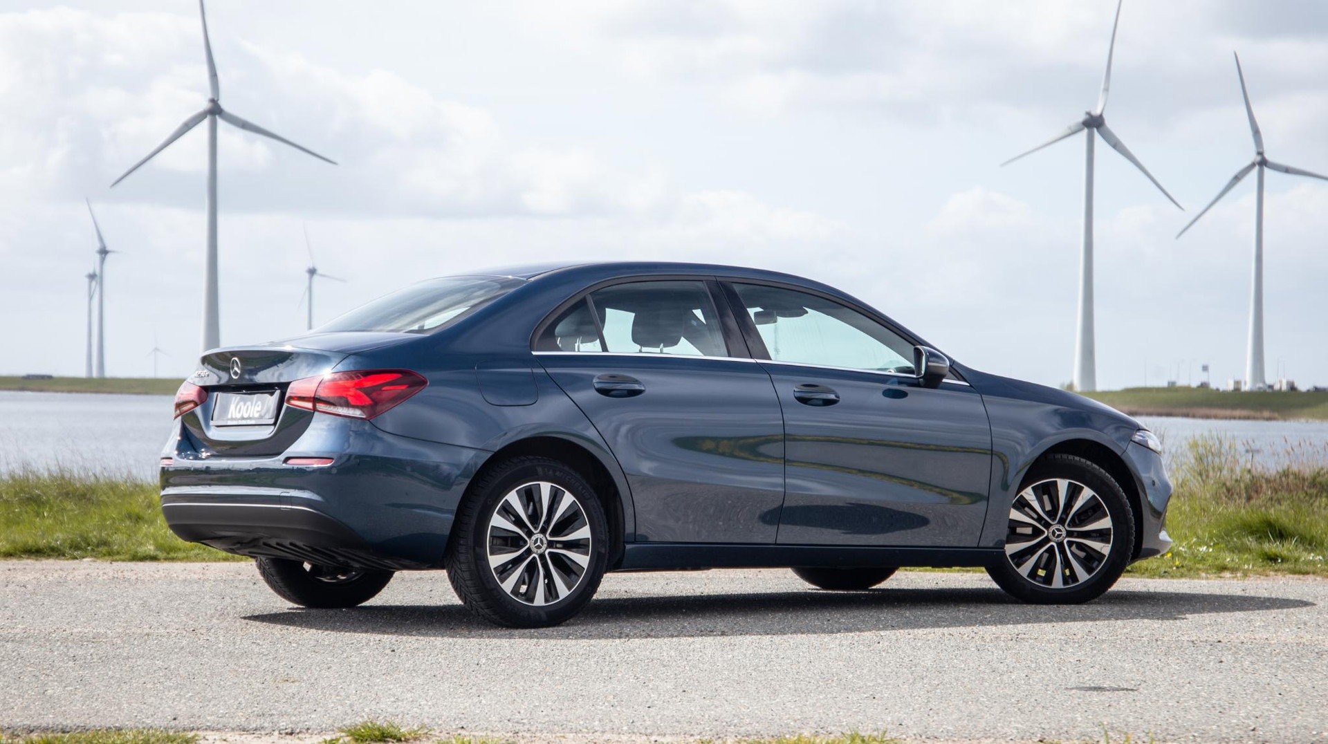 Mercedes-Benz A-Klasse 250 e Business Line CARPLAY / CAMERA / LEER / DEALER ONDERHOUDEN