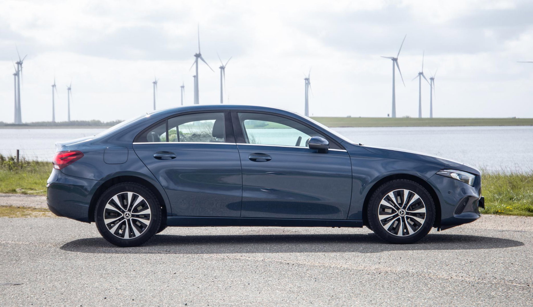 Mercedes-Benz A-Klasse 250 e Business Line CARPLAY / CAMERA / LEER / DEALER ONDERHOUDEN