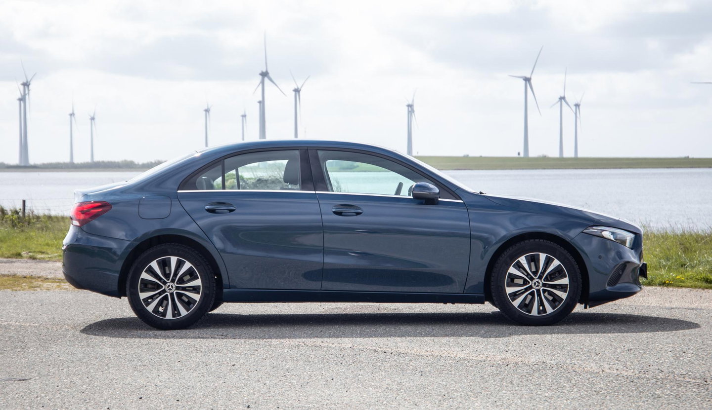 Mercedes-Benz A-Klasse 250 e Business Line CARPLAY / CAMERA / LEER / DEALER ONDERHOUDEN