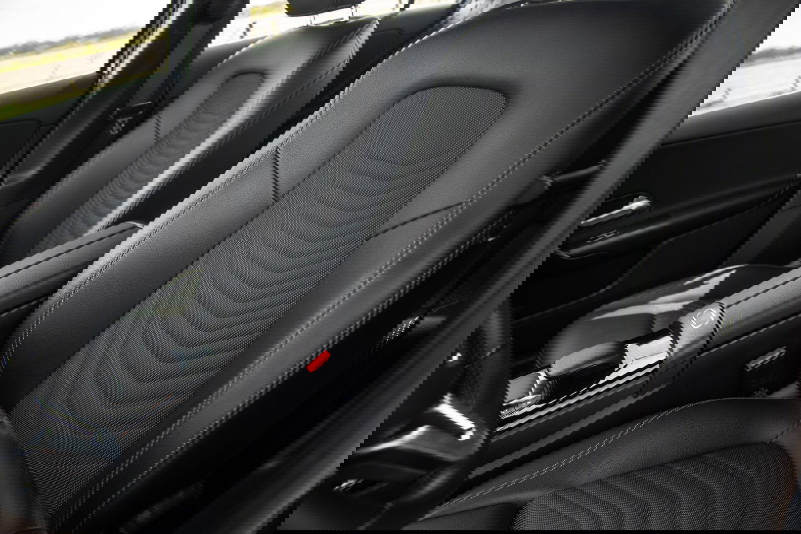 Mercedes-Benz A-Klasse 250 e Business Line CARPLAY / CAMERA / LEER / DEALER ONDERHOUDEN