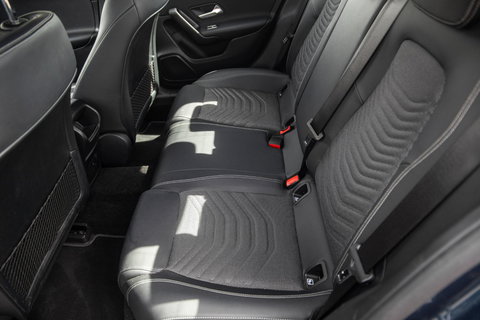 Mercedes-Benz A-Klasse 250 e Business Line CARPLAY / CAMERA / LEER / DEALER ONDERHOUDEN