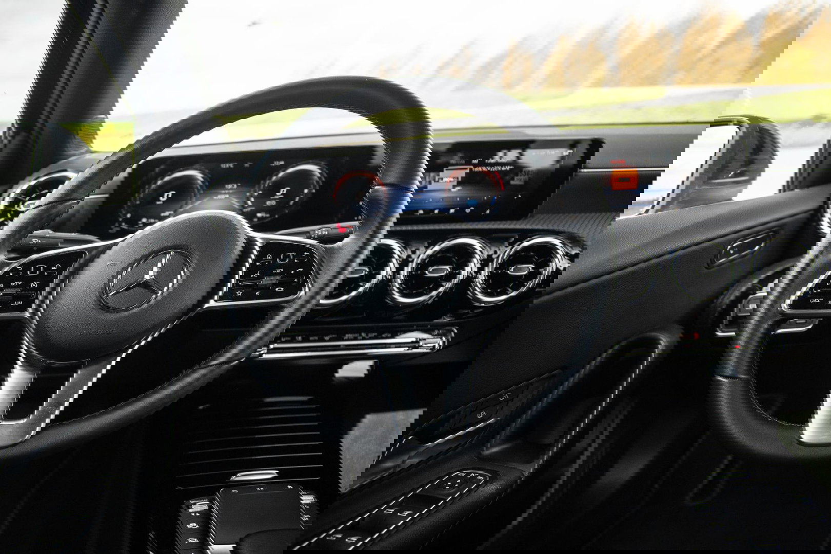 Mercedes-Benz A-Klasse 250 e Business Line CARPLAY / CAMERA / LEER / DEALER ONDERHOUDEN