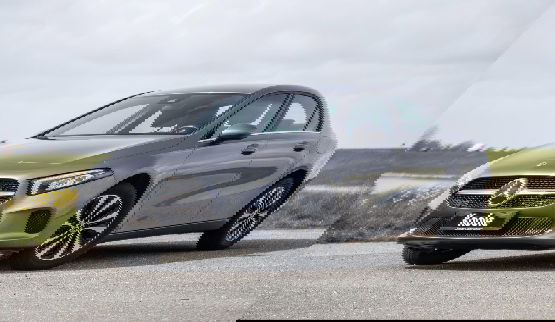 Mercedes-Benz A-Klasse 250 e Business Line CARPLAY / LEER / CAMERA / CRUISE CONTROLE / DEALER ONDERHOUDEN