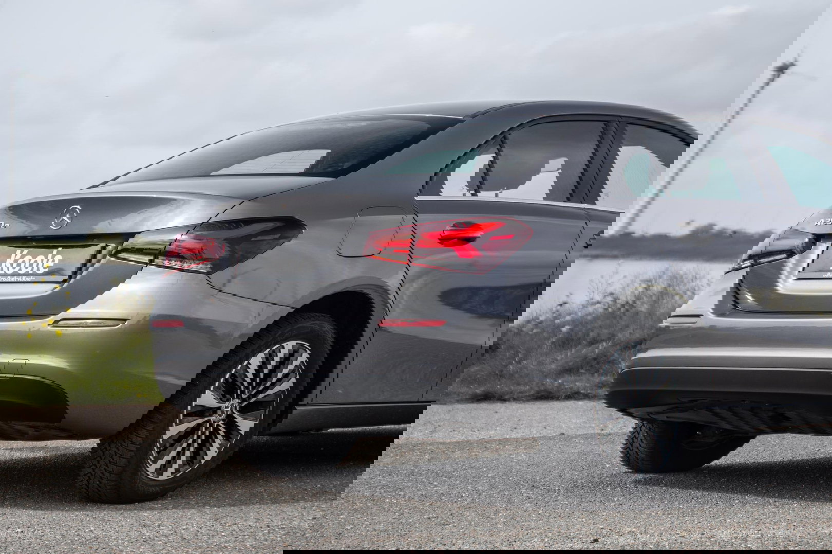 Mercedes-Benz A-Klasse 250 e Business Line CARPLAY / LEER / CAMERA / CRUISE CONTROLE / DEALER ONDERHOUDEN