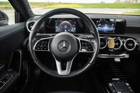 Mercedes-Benz A-Klasse 250 e Business Line CARPLAY / LEER / CAMERA / CRUISE CONTROLE / DEALER ONDERHOUDEN