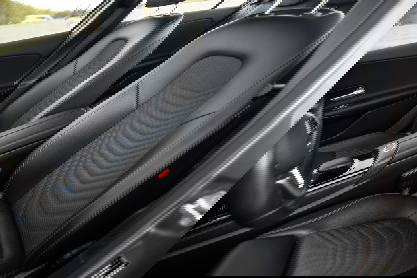 Mercedes-Benz A-Klasse 250 e Business Line CARPLAY / LEER / CAMERA / CRUISE CONTROLE / DEALER ONDERHOUDEN