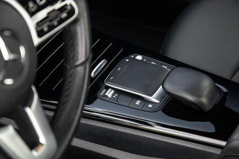 Mercedes-Benz A-Klasse 250 e Business Line CARPLAY / LEER / CAMERA / CRUISE CONTROLE / DEALER ONDERHOUDEN