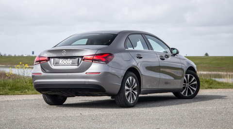 Mercedes-Benz A-Klasse 250 e Business Line CARPLAY / LEER / CAMERA / CRUISE CONTROLE / DEALER ONDERHOUDEN